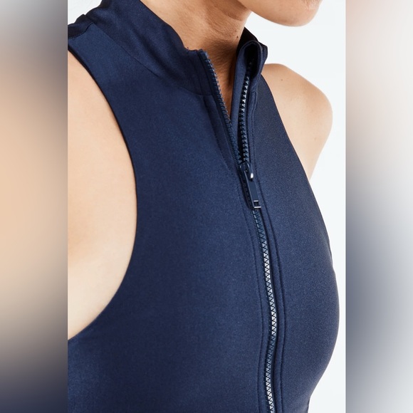 Fabletics Training Bra Cropped Top - Picture 3 of 11
